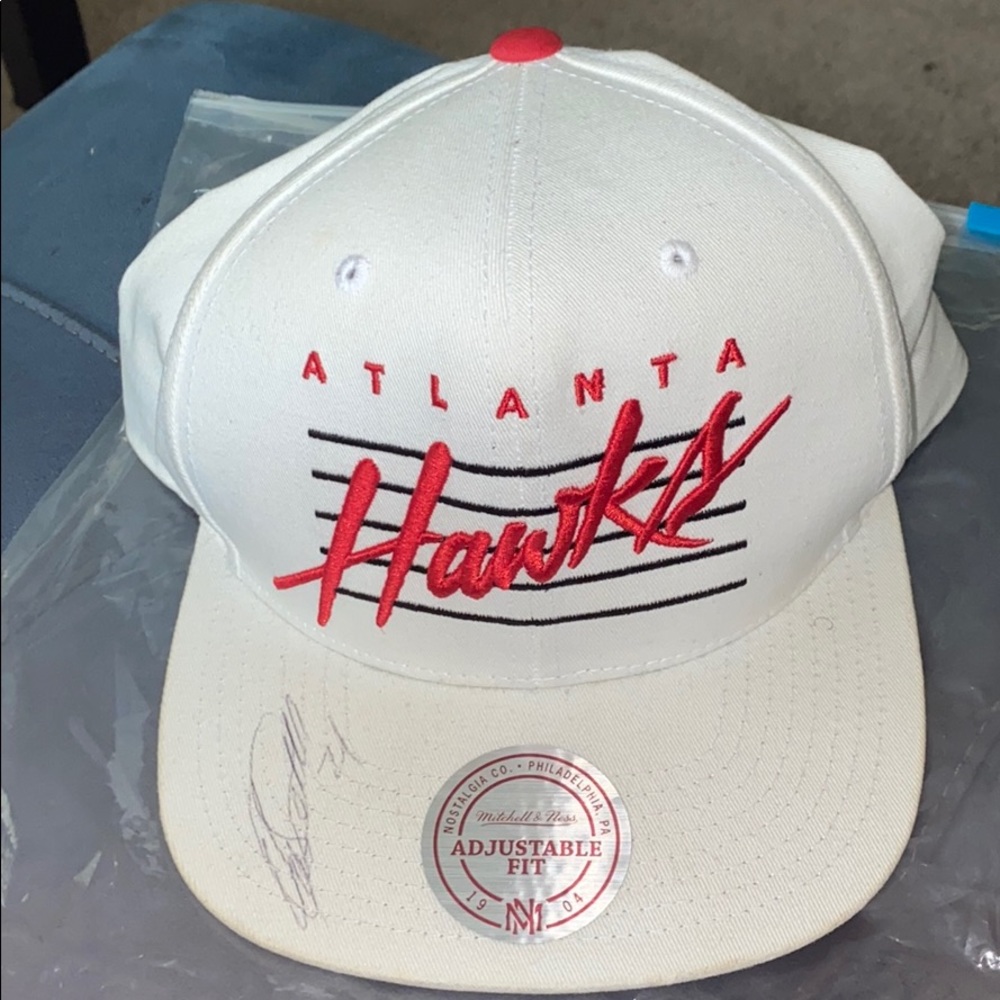 Authentic Mitchell & Ness Atlanta Hawks hat signed